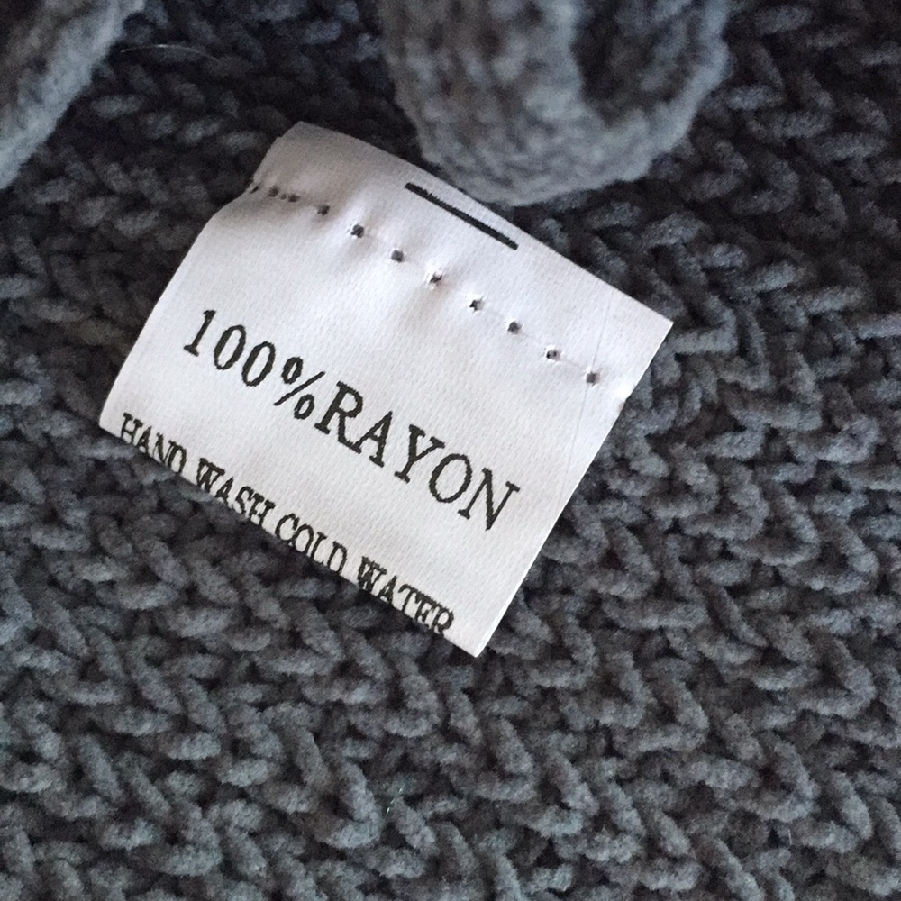 ❗️One Left ❗️NWT grey lace long sleeve sweater - Picture 7 of 8